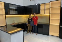 TỦ BẾP ĐÁ  CÁNH KÍNH CAO CẤP MEGALO