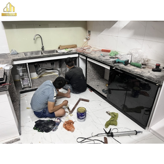 Tủ Bếp Đá Cánh kính Cao Cấp Bắc Giang